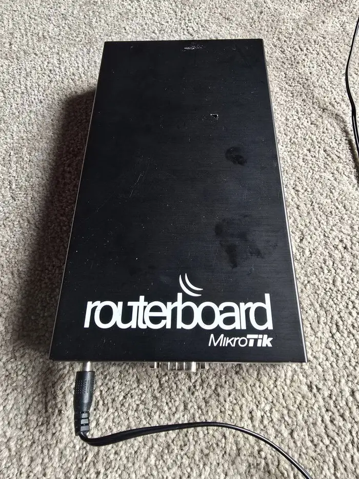 MikroTik RouterBOARD RBM33G