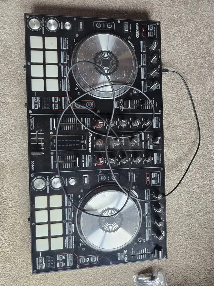 Pioneer DDJ-SR — Serato DJ Controller