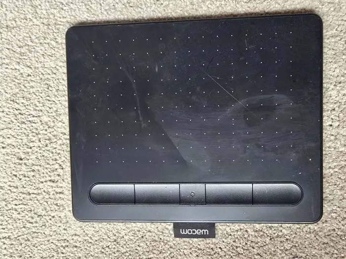 Wacom Intuos (Bluetooth) — CTL-4100WL Drawing Tablet