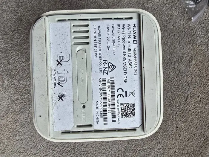 Huawei B818-263 — 4G LTE WiFi Router