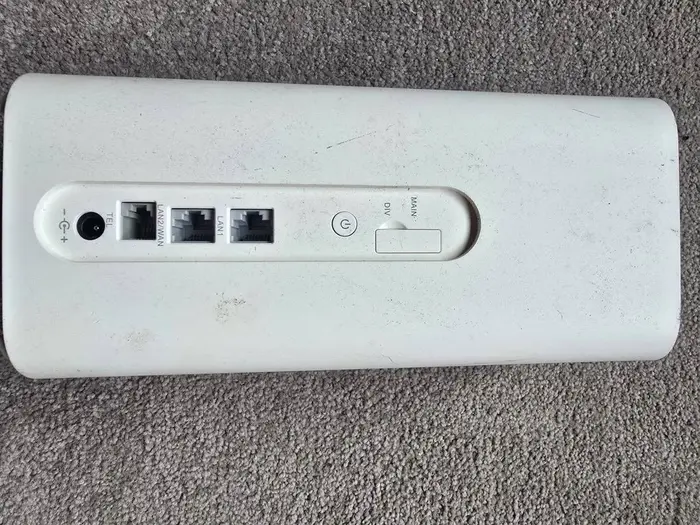 Huawei B818-263 — 4G LTE WiFi Router